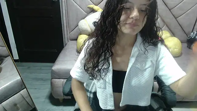 Snapshot of Velvet_Moon_V chatting on October 24, 2025, 1:18 pm Velvet Moon V online show from October 24, 2025, 1:18 pm