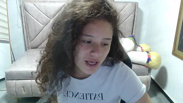 Snapshot of Velvet_Moon_V chatting on October 27, 2025, 1:04 pm Velvet Moon V online show from October 27, 2025, 1:04 pm