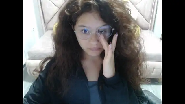 Snapshot of Velvet_Moon_V chatting on October 28, 2025, 1:25 pm Velvet Moon V online show from October 28, 2025, 1:25 pm