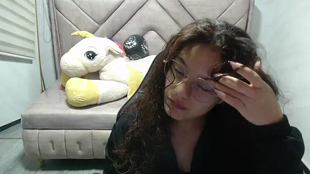 Snapshot of Velvet_Moon_V chatting on October 30, 2025, 1:23 pm Velvet Moon V online show from October 30, 2025, 1:23 pm