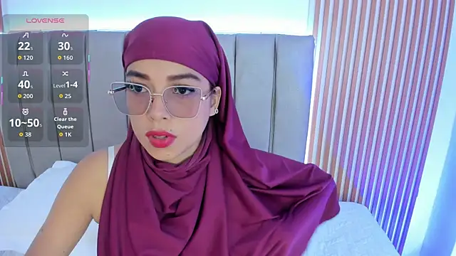 Snapshot of naishaa_ chatting on October 24, 2025, 6:37 pm naishaa online show from October 24, 2025, 6:37 pm