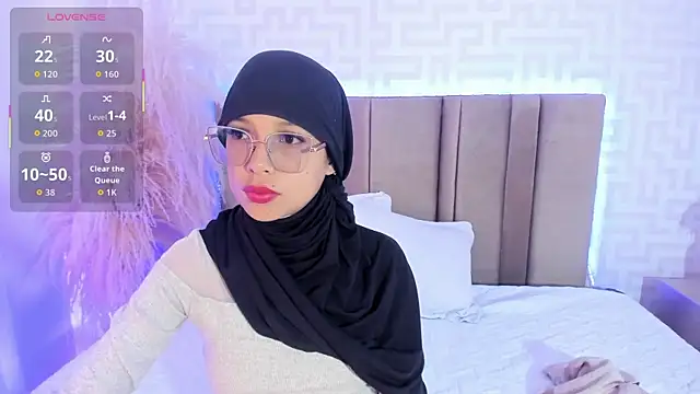 naishaa  online show from May 14, 2026, 6:37 pm
