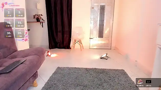 Snapshot of _Mia_Pink_ chatting on October 17, 2025, 8:44 pm Mia Pink online show from October 17, 2025, 8:44 pm