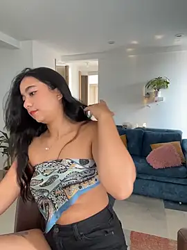 Snapshot of Lily_June chatting on October 16, 2025, 1:34 pm Lily June online show from October 16, 2025, 1:34 pm