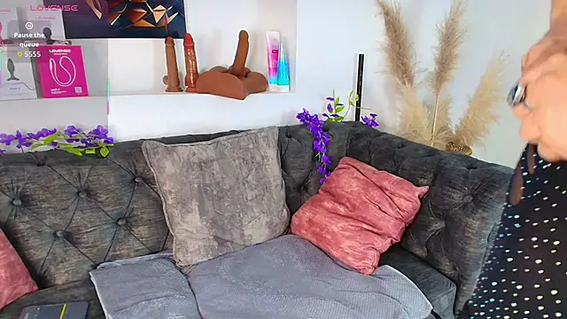 Snapshot of may_wood chatting on September 24, 2025, 12:08 pm may wood online show from September 24, 2025, 12:08 pm