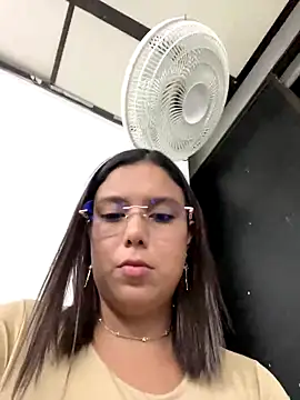 Snapshot of LICEET chatting on September 27, 2025, 12:26 am LICEET online show from September 27, 2025, 12:26 am