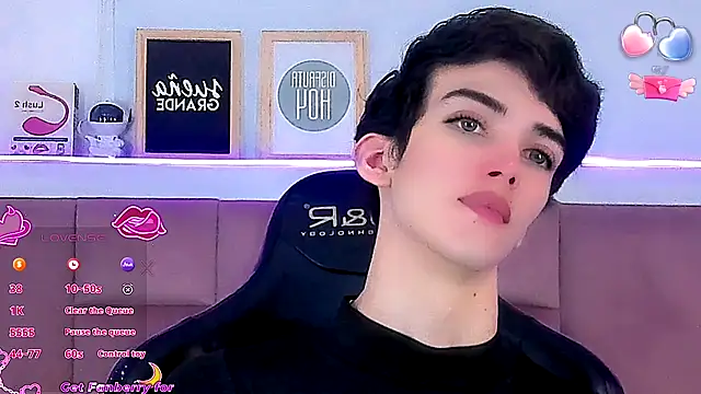 Baby FenixTS online show from January 8, 2026, 11:23 am