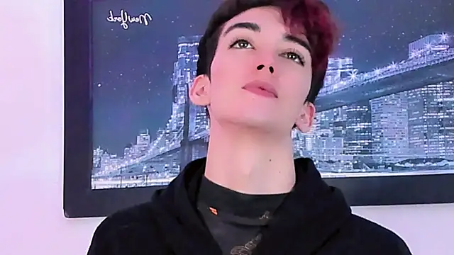 Baby FenixTS online show from June 19, 2026, 10:02 pm