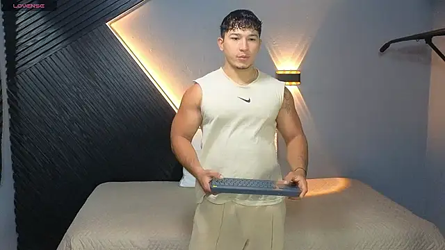 Horny nick18 online show from March 4, 2026, 12:00 pm