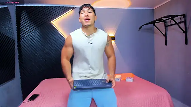 Horny nick18 online show from March 28, 2026, 12:16 pm