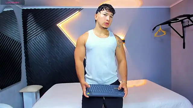 Horny nick18 online show from April 23, 2026, 11:31 am