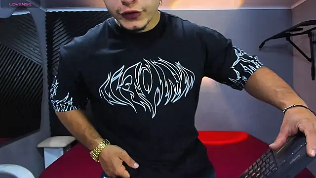 Horny nick18 online show from May 7, 2026, 1:49 pm