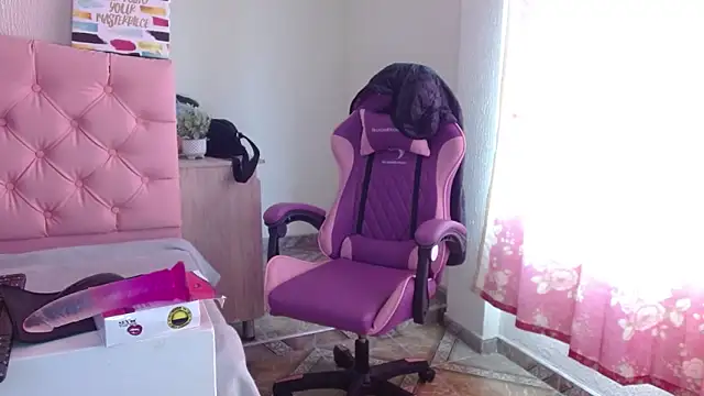 Charlote lowen online show from October 29, 2025, 12:29 pm