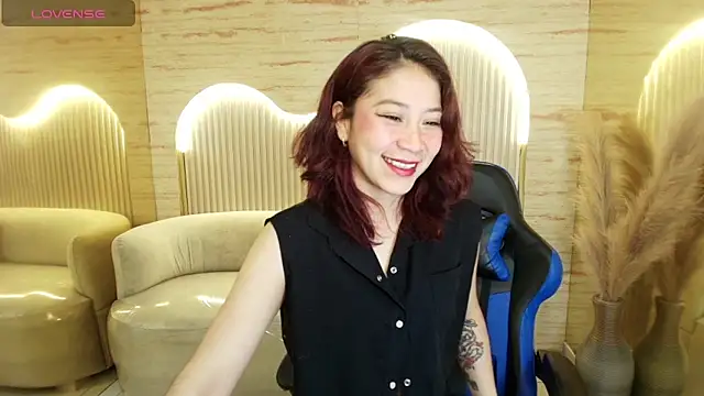 Snapshot of valentina_r_ chatting on September 12, 2025, 3:06 am valentina r  online show from September 12, 2025, 3:06 am