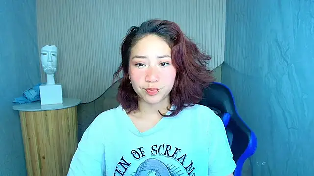 Snapshot of valentina_r_ chatting on October 11, 2025, 3:17 am valentina r  online show from October 11, 2025, 3:17 am