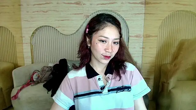 Snapshot of valentina_r_ chatting on October 18, 2025, 3:20 am valentina r  online show from October 18, 2025, 3:20 am