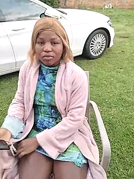 SweetHoney21  online show from November 28, 2025, 3:31 am