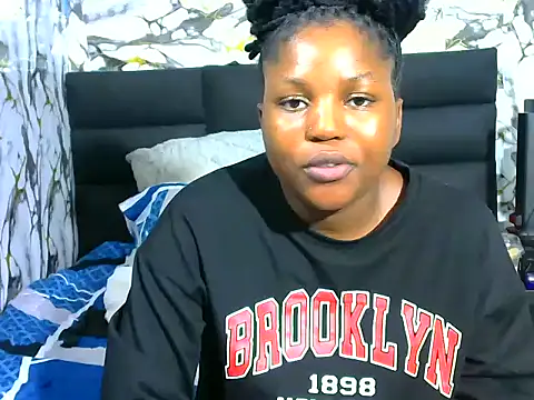 SweetHoney21  online show from March 5, 2026, 5:09 pm