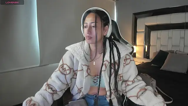 Adhara7 online show from October 4, 2025, 6:17 pm