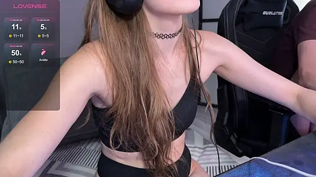 Snapshot of cutemilana_sexwife chatting on April 1, 2026, 11:11 am cutemilana sexwife online show from April 1, 2026, 11:11 am