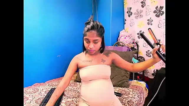 Snapshot of indiansumaya chatting on October 21, 2025, 6:14 am indiansumaya online show from October 21, 2025, 6:14 am