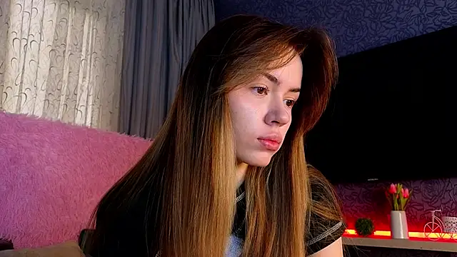 telari0l0ve online show from February 1, 2026, 9:08 am