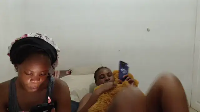 EssenceLovers online show from January 6, 2026, 7:39 pm