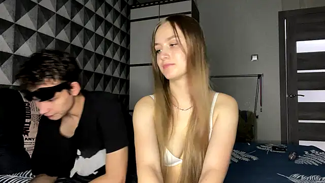 merycouple online show from September 24, 2025, 5:33 am