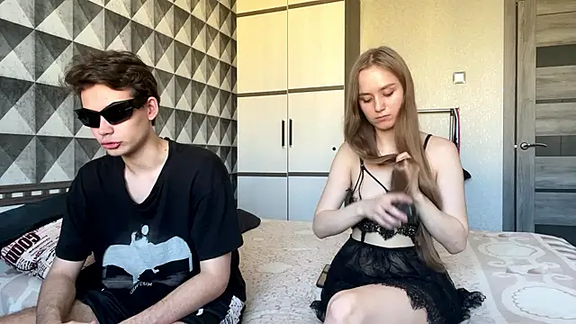 merycouple online show from January 8, 2026, 2:47 am