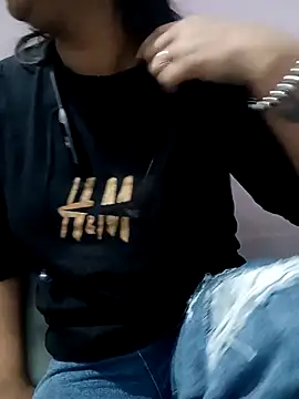 Kavya Rathore online show from December 22, 2025, 4:31 am