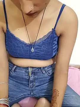 Snapshot of Naira-Tripathi chatting on September 26, 2025, 5:00 am Naira-Tripathi online show from September 26, 2025, 5:00 am