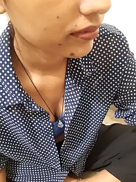 Snapshot of Naira-Tripathi chatting on October 9, 2025, 4:54 am Naira-Tripathi online show from October 9, 2025, 4:54 am