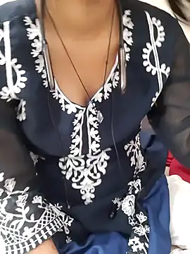 Snapshot of Naira-Tripathi chatting on October 18, 2025, 9:54 am Naira-Tripathi online show from October 18, 2025, 9:54 am