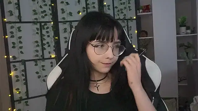 BereniceBattersby online show from September 20, 2025, 8:32 pm