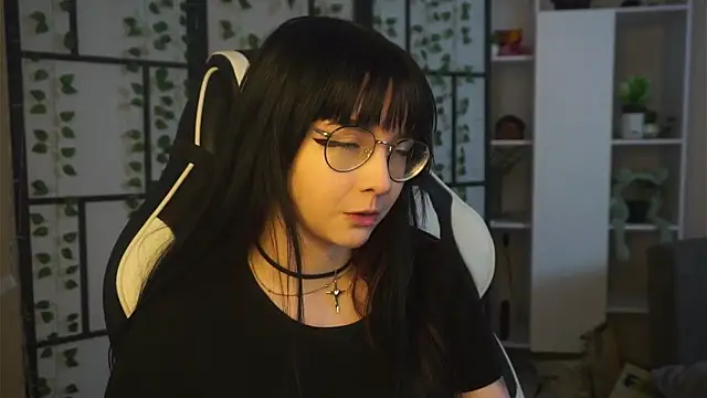 BereniceBattersby online show from October 1, 2025, 8:48 pm