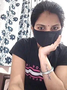 poojam93 online show from April 3, 2026, 2:31 am