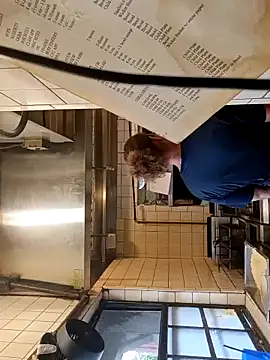 sarahkat86 online show from November 10, 2025, 8:41 pm