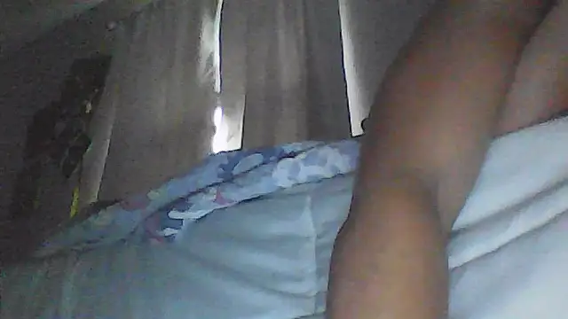 Snapshot of sarahkat86 chatting on April 9, 2026, 11:37 am sarahkat86 online show from April 9, 2026, 11:37 am