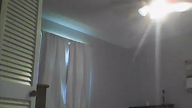 Snapshot of sarahkat86 chatting on April 24, 2026, 10:01 pm sarahkat86 online show from April 24, 2026, 10:01 pm