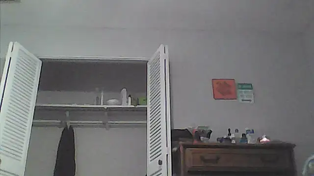 Snapshot of sarahkat86 chatting on May 3, 2026, 11:22 pm sarahkat86 online show from May 3, 2026, 11:22 pm