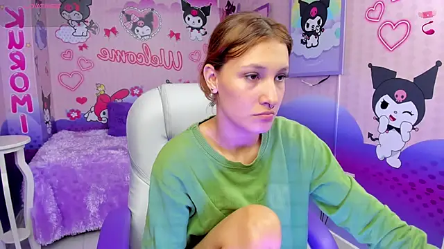 michell  petit  online show from September 24, 2025, 12:08 pm