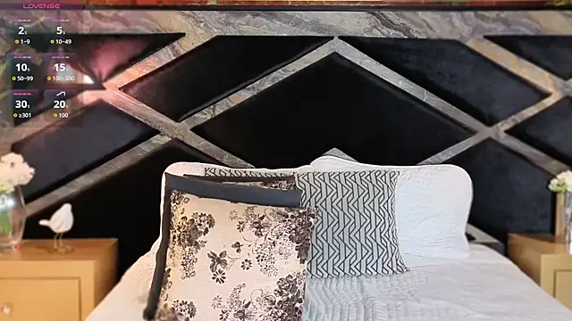 Snapshot of CristalHeart_ chatting on September 24, 2025, 12:08 pm CristalHeart  online show from September 24, 2025, 12:08 pm