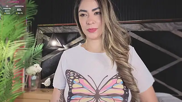 Snapshot of CristalHeart_ chatting on October 7, 2025, 12:02 pm CristalHeart  online show from October 7, 2025, 12:02 pm