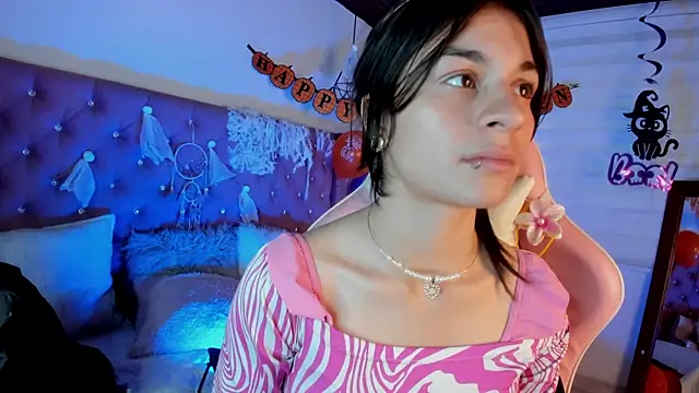 Snapshot of Jade_rey_ chatting on October 17, 2025, 7:27 pm Jade rey  online show from October 17, 2025, 7:27 pm