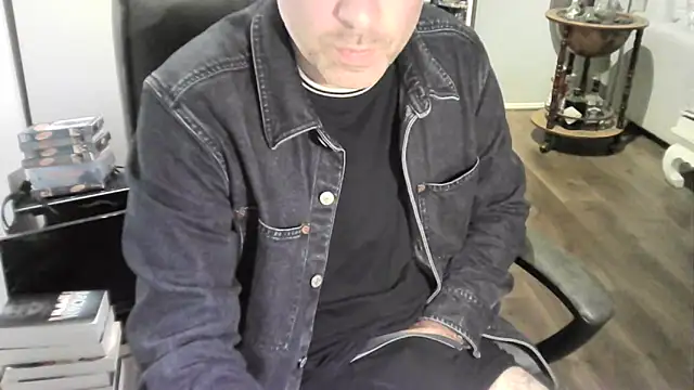 Snapshot of Chrisprngr chatting on September 29, 2025, 11:53 pm Chrisprngr online show from September 29, 2025, 11:53 pm