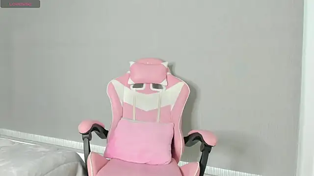 kendal hot01 online show from November 24, 2025, 6:07 pm