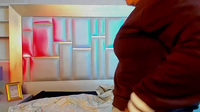 AdelaTaylor online show from October 26, 2025, 11:49 am