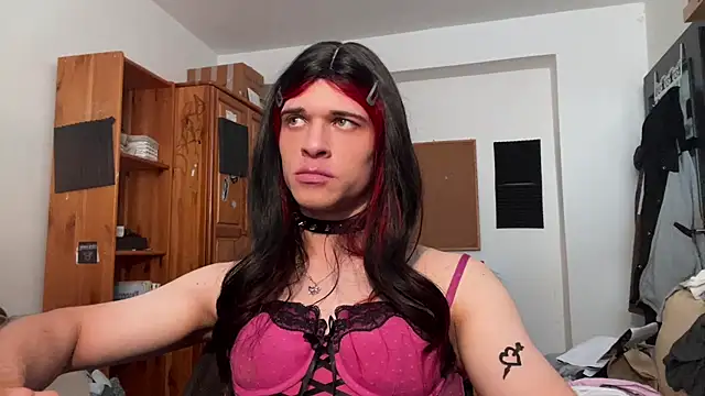 Snapshot of emilydee666 chatting on October 17, 2025, 12:08 pm emilydee666 online show from October 17, 2025, 12:08 pm