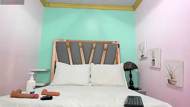 Snapshot of little_lemmons_ chatting on November 1, 2025, 7:16 pm little lemmons online show from November 1, 2025, 7:16 pm