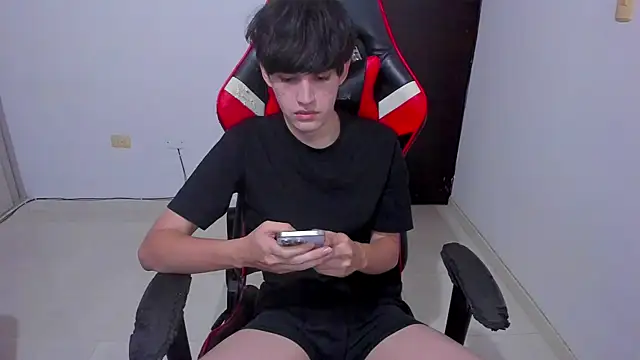 Snapshot of eren_188 chatting on April 1, 2026, 11:57 pm eren 188 online show from April 1, 2026, 11:57 pm